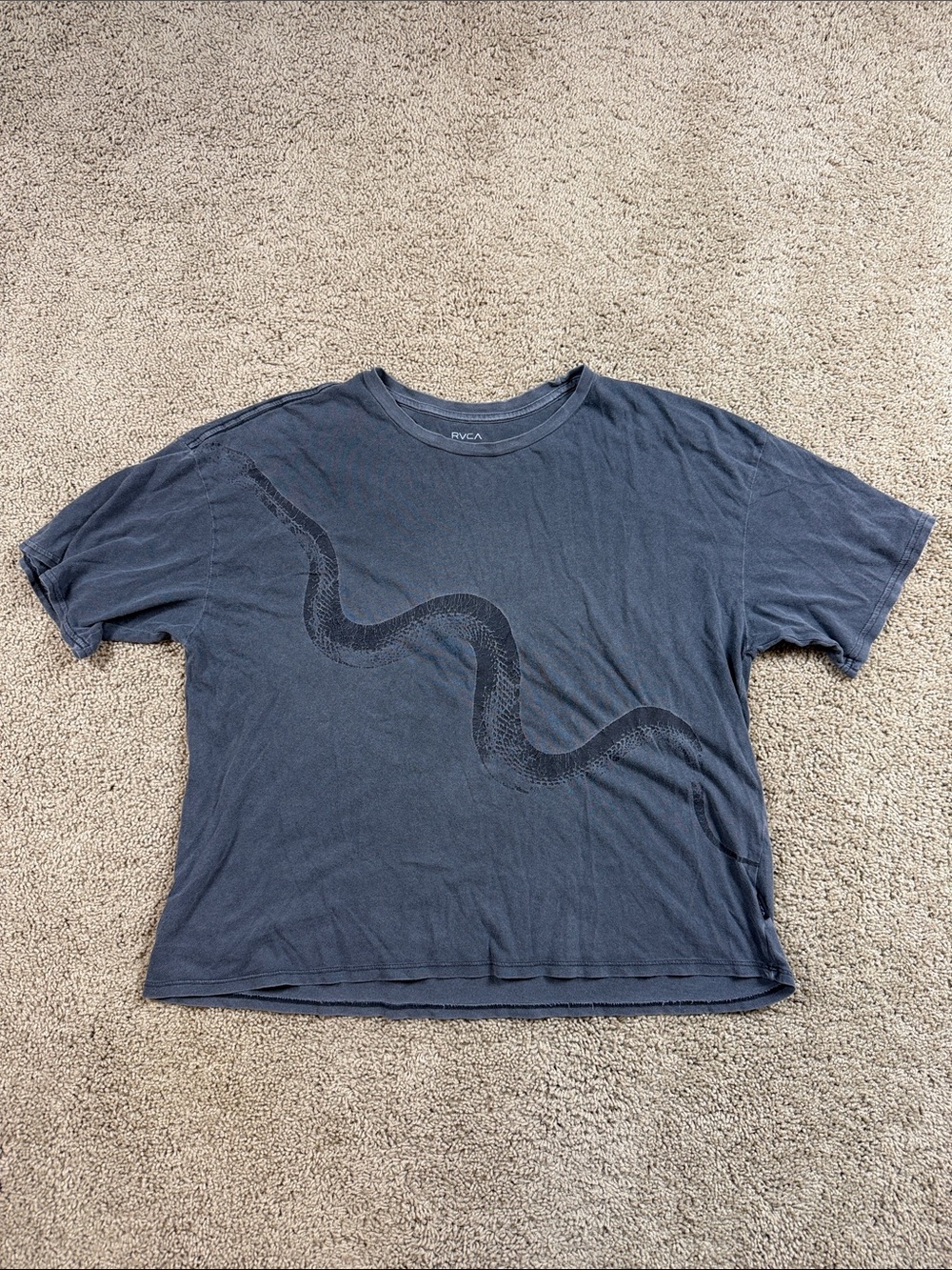 RVCA | Washed Gray Blue Snake Print Tee | M
